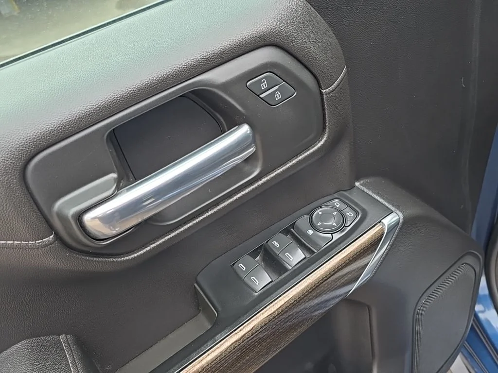 2019 Chevrolet Silverado 1500 RST - Photo 8