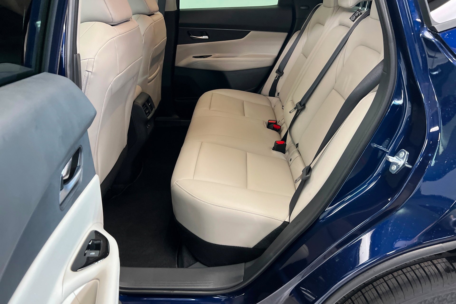 New 2026 Deep Ocean Blue Pearl Nissan SV image 22