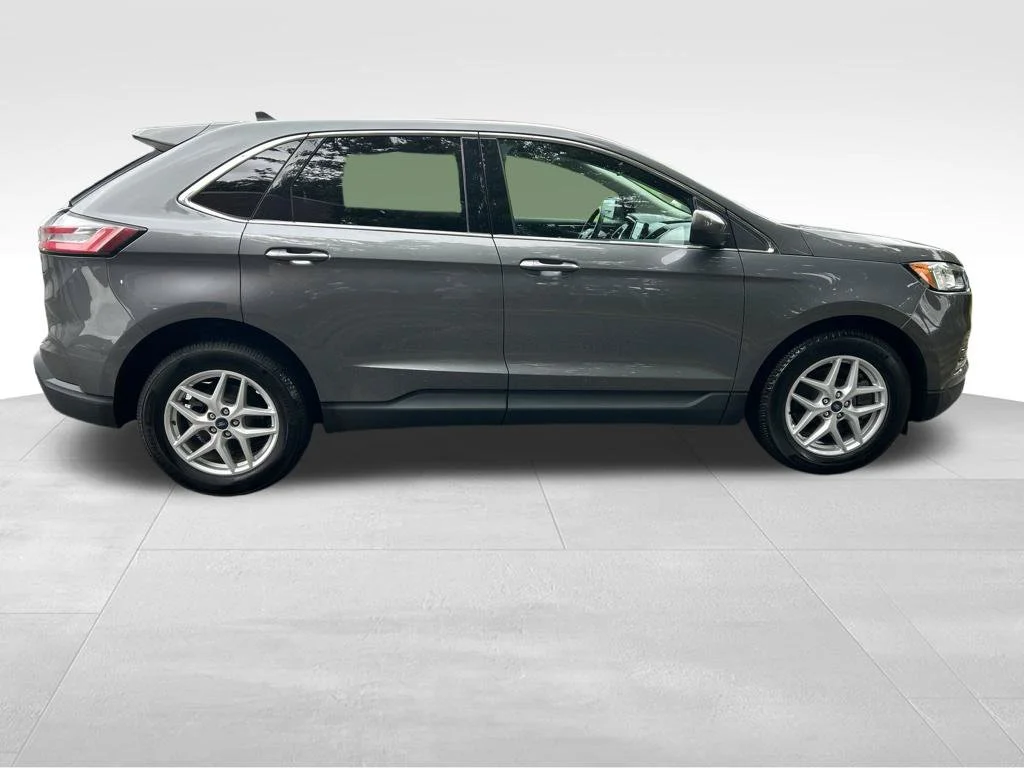 Used 2021 Gray Ford SEL image 7
