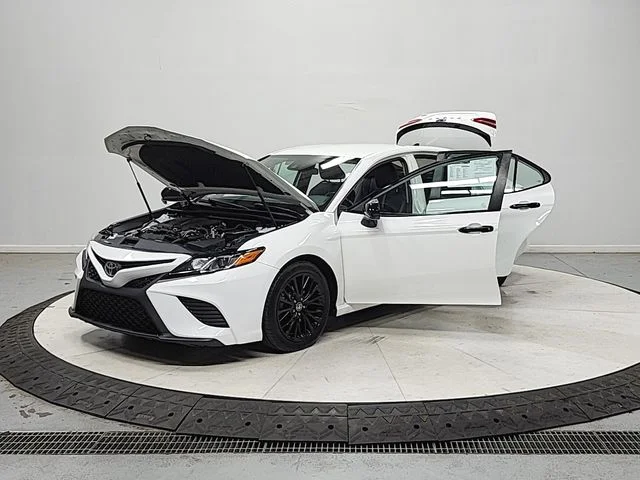 Used 2020 White Toyota SE Nightshade image 11