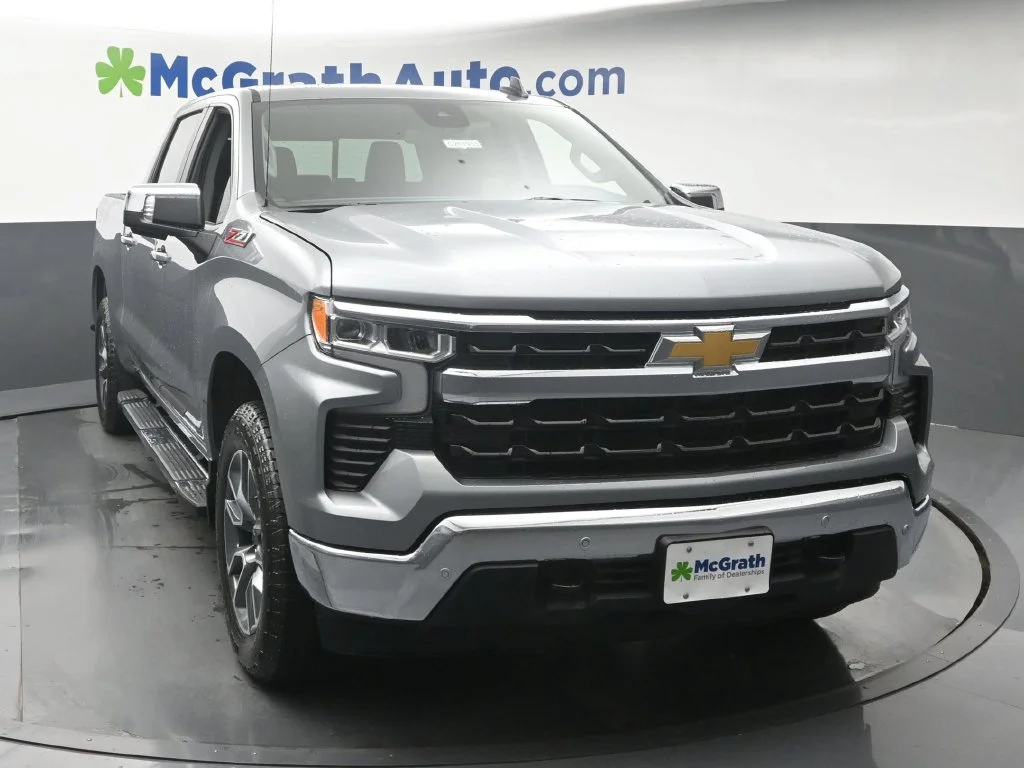 New 2026 Gray Chevrolet LT image 5