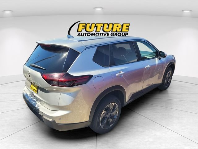 Used 2025 Silver Nissan SV image 3