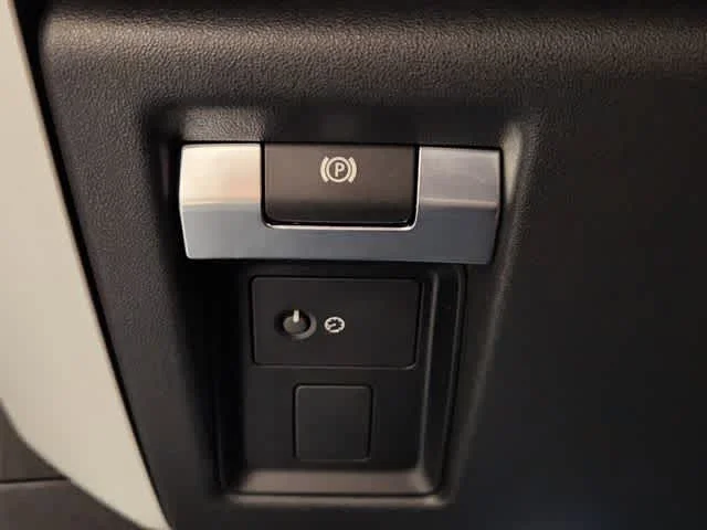 Used 2024 Santorini Black Metallic Land Rover S image 21