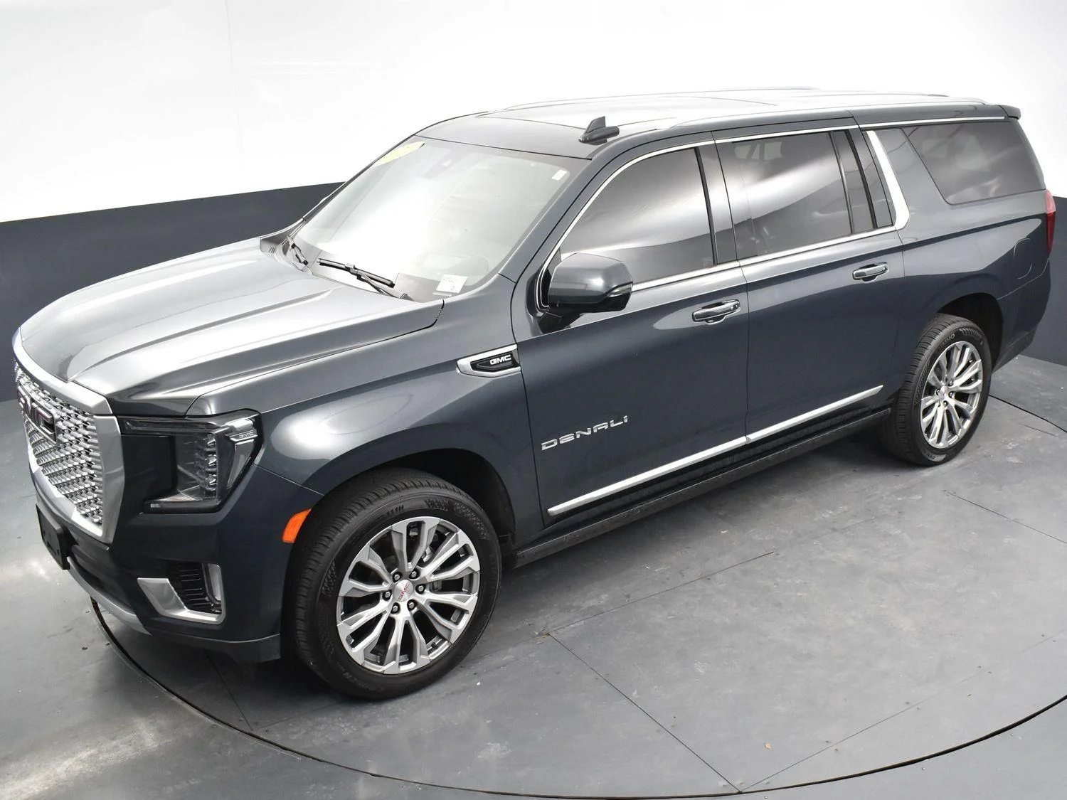 Used 2021 Hunter Metallic GMC Denali image 43