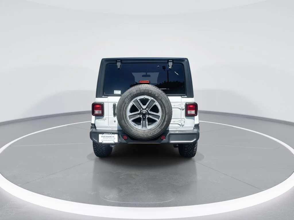 Used 2020 White Jeep Unlimited Sahara image 7