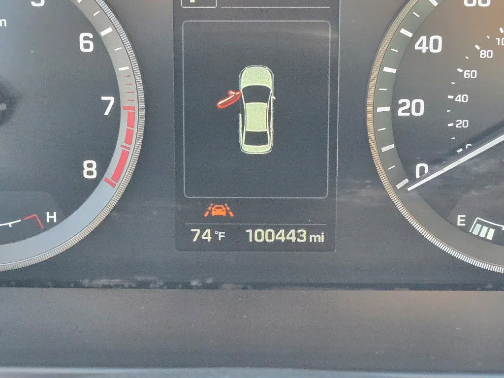 Used 2016 White Hyundai Limited image 30