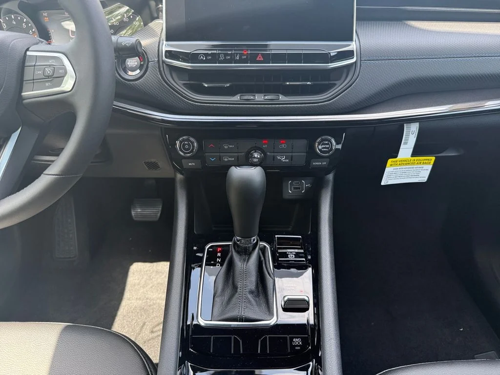 New 2026 Black Jeep Latitude image 15