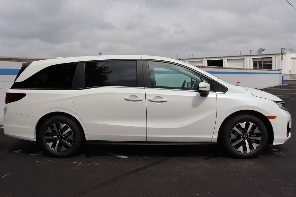 New 2026 Platinum White Pearl Honda EX-L image 6