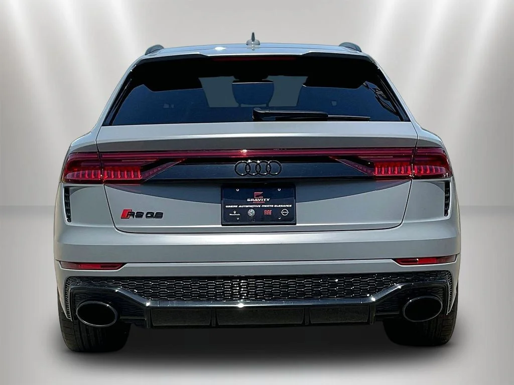 Used 2023  Audi 4.0T image 5