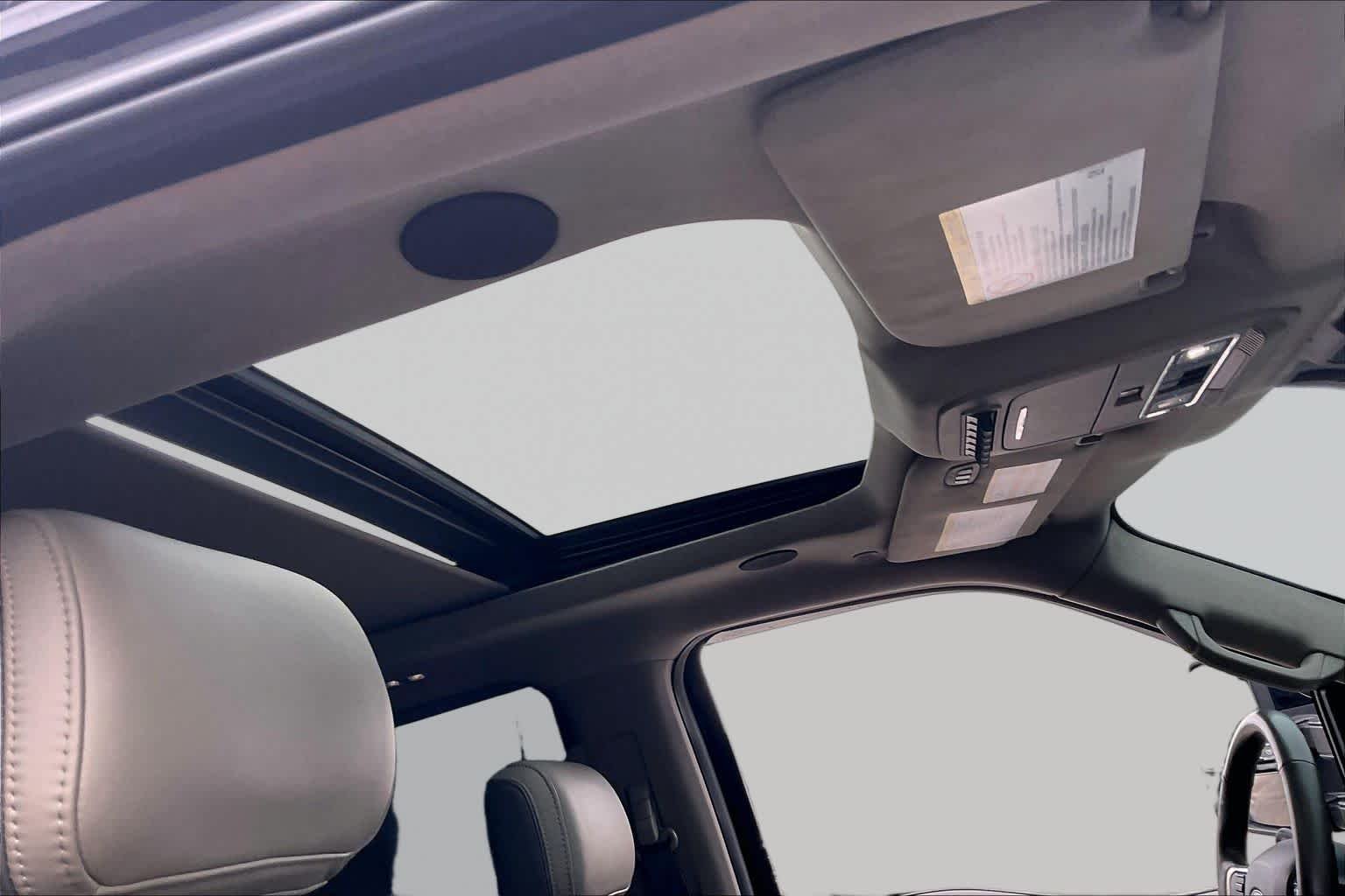 Used 2025 Agate Black Ford Platinum image 14