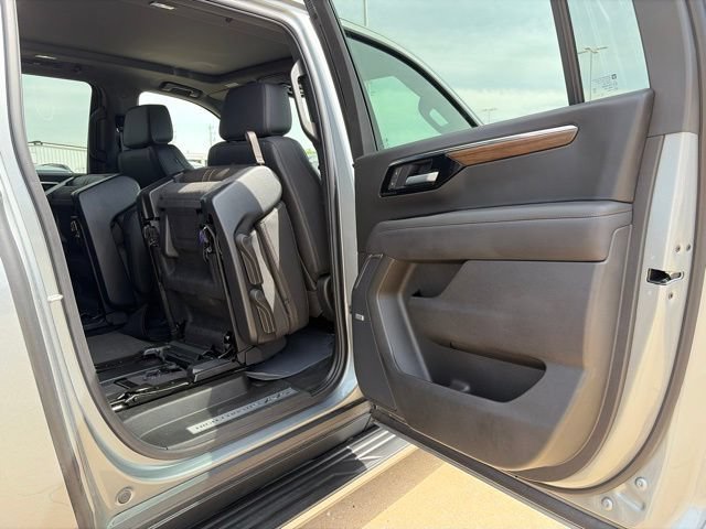 2026 Chevrolet Suburban High Country - Photo 45