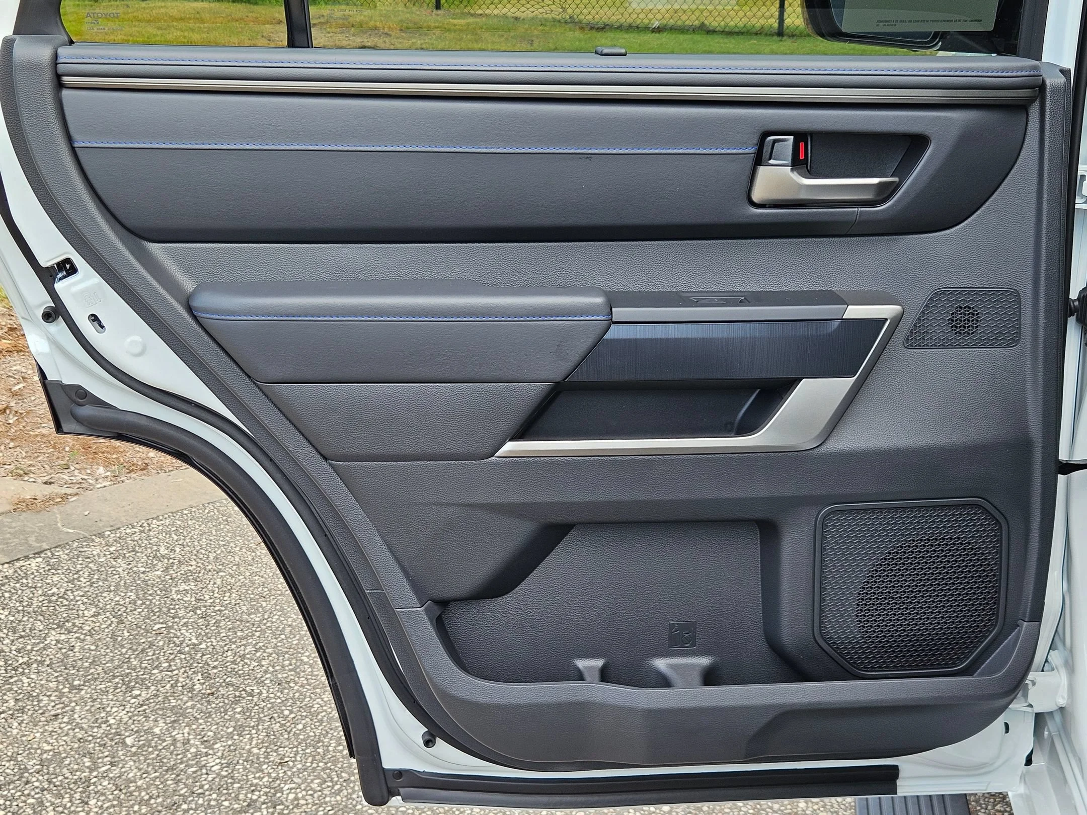 New 2026 Wind Chill Pearl Toyota Platinum image 17