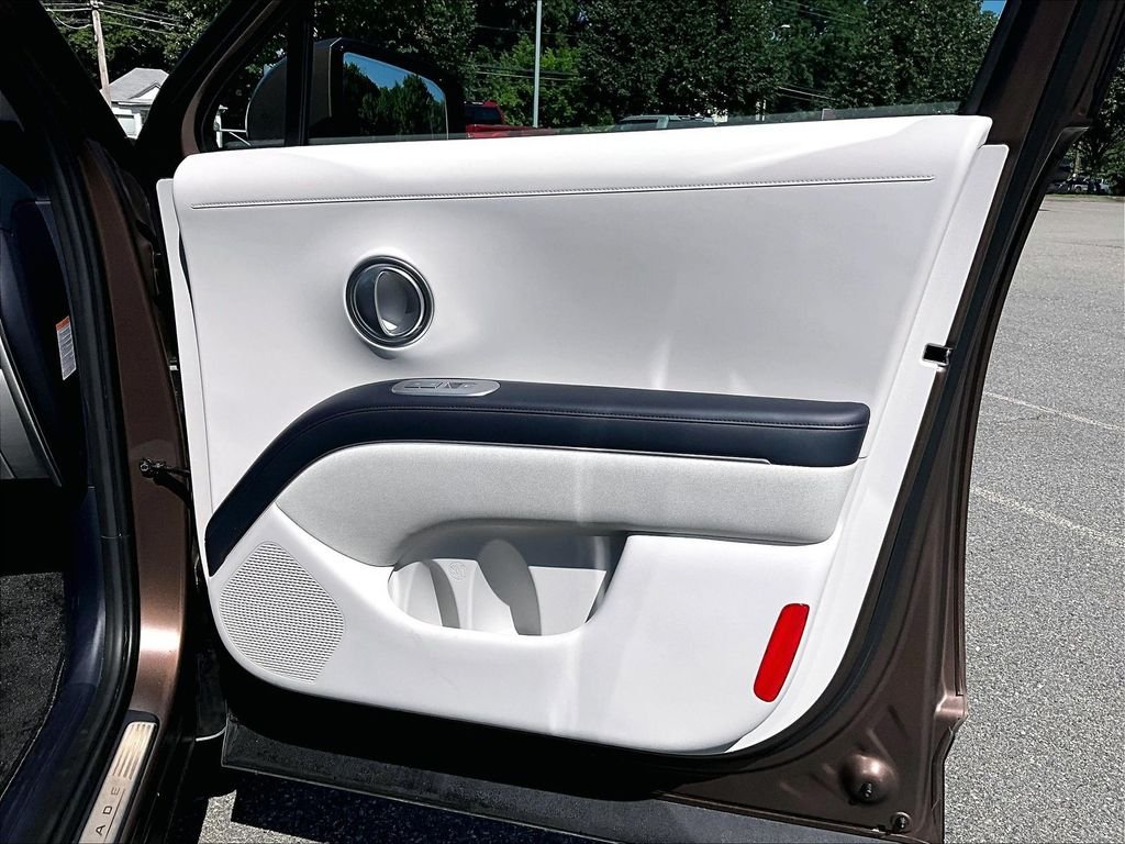 Used 2026 Brown Hyundai Calligraphy image 12