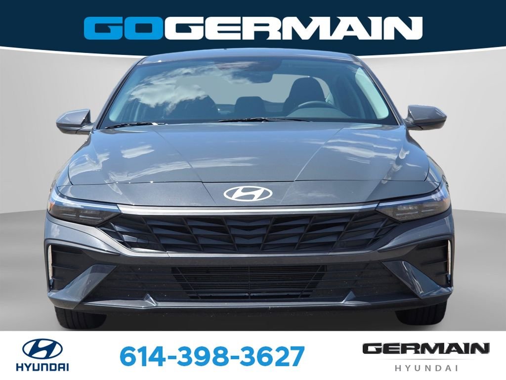 Used 2025 Gray Hyundai SE image 2