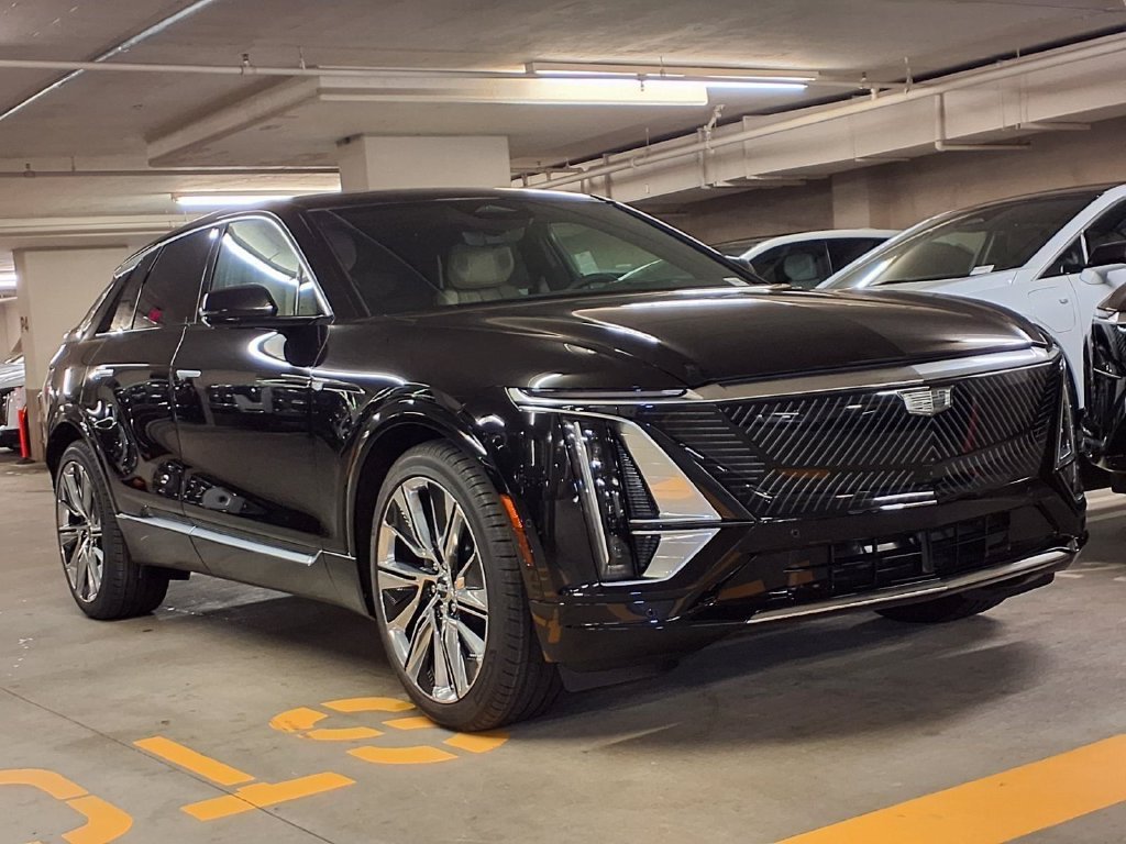 New 2026 Stellar Black Metallic Cadillac Signature Luxury image 3