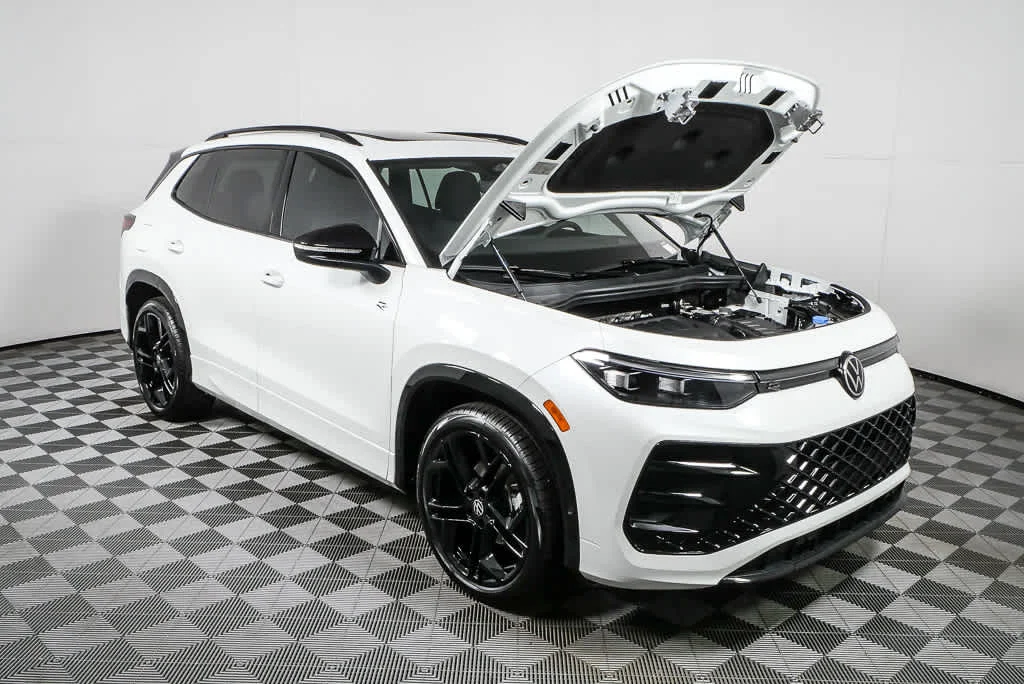 New 2026 Opal White Pearl Volkswagen SE R-Line Black image 34