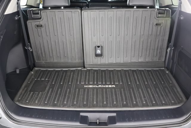 2022 Toyota Highlander XLE - Photo 22