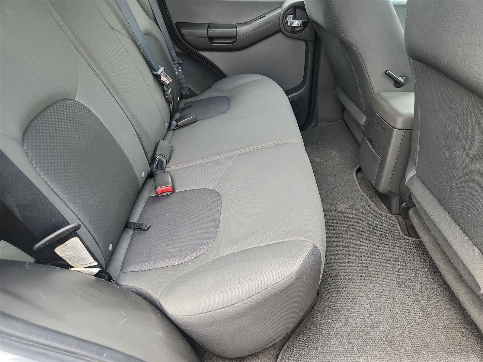 Used 2010 Silver Nissan S image 22