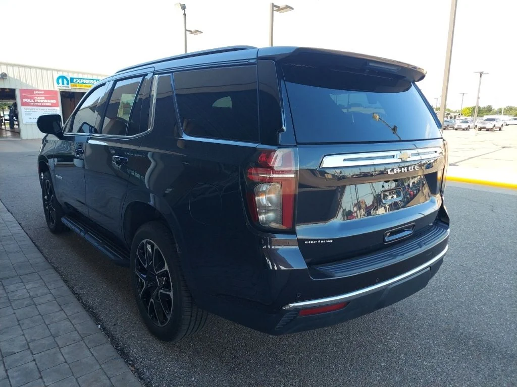 Used 2023 Gray Chevrolet Commercial Flee image 5
