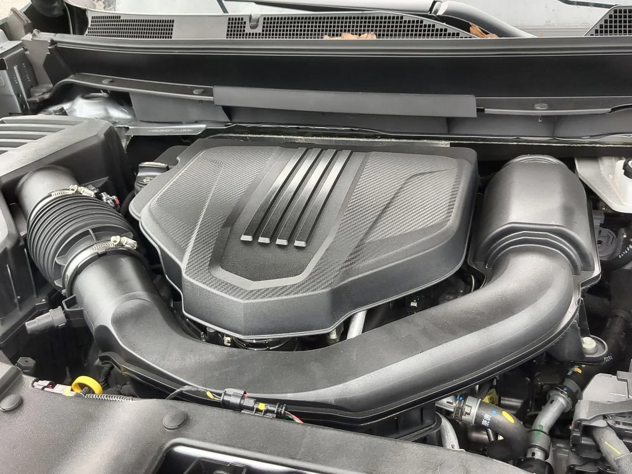 New 2026 Sterling Metallic GMC Elevation image 30