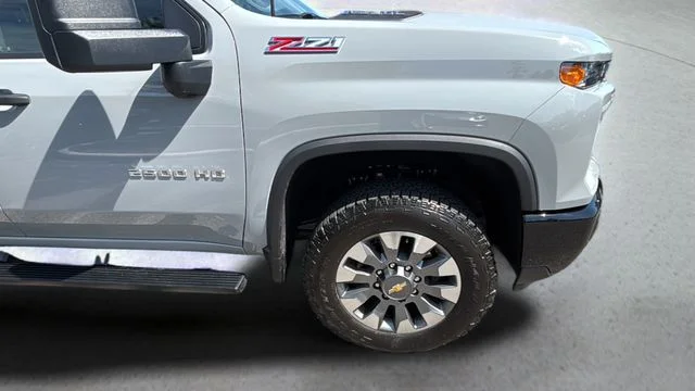 Used 2025 Gray Chevrolet Custom image 33