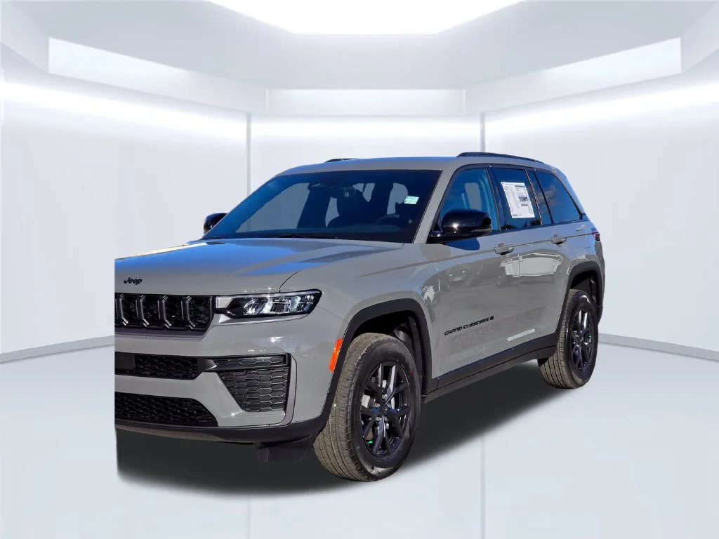 New 2027 Gray Jeep Laredo Altitude image 42
