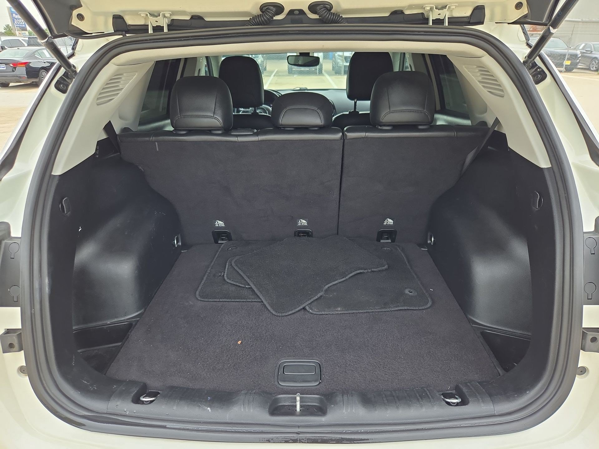 Used 2019 White Clearcoat Jeep Limited image 27