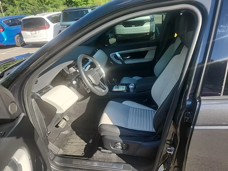 Used 2022  Land Rover SE R-Dynamic image 6