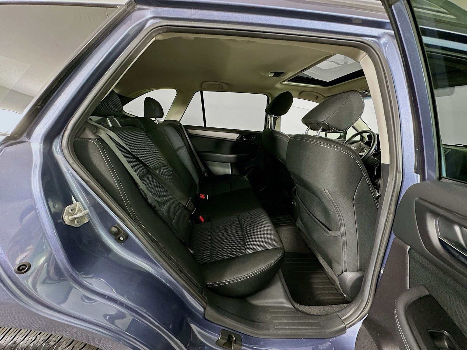 Used 2015 Twilight Blue Metallic Subaru 2.5i Premium image 27