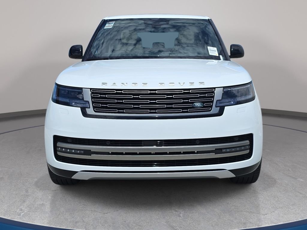 New 2026 Fuji White Land Rover SE image 2