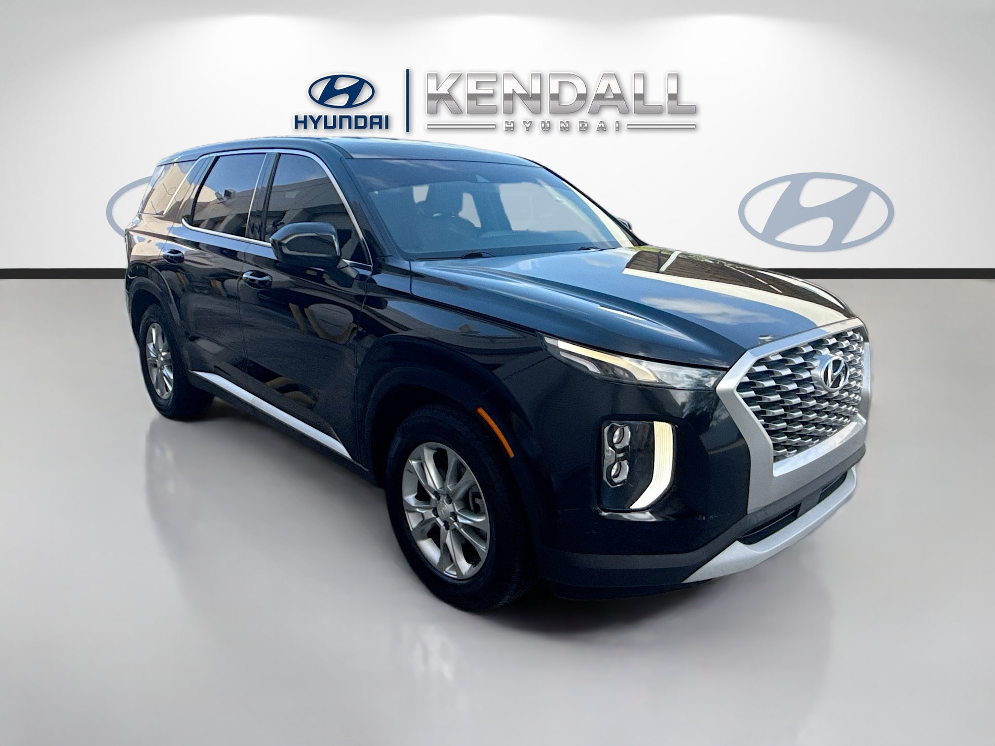 Used 2022 Abyss Black Pearl Hyundai SE image 1