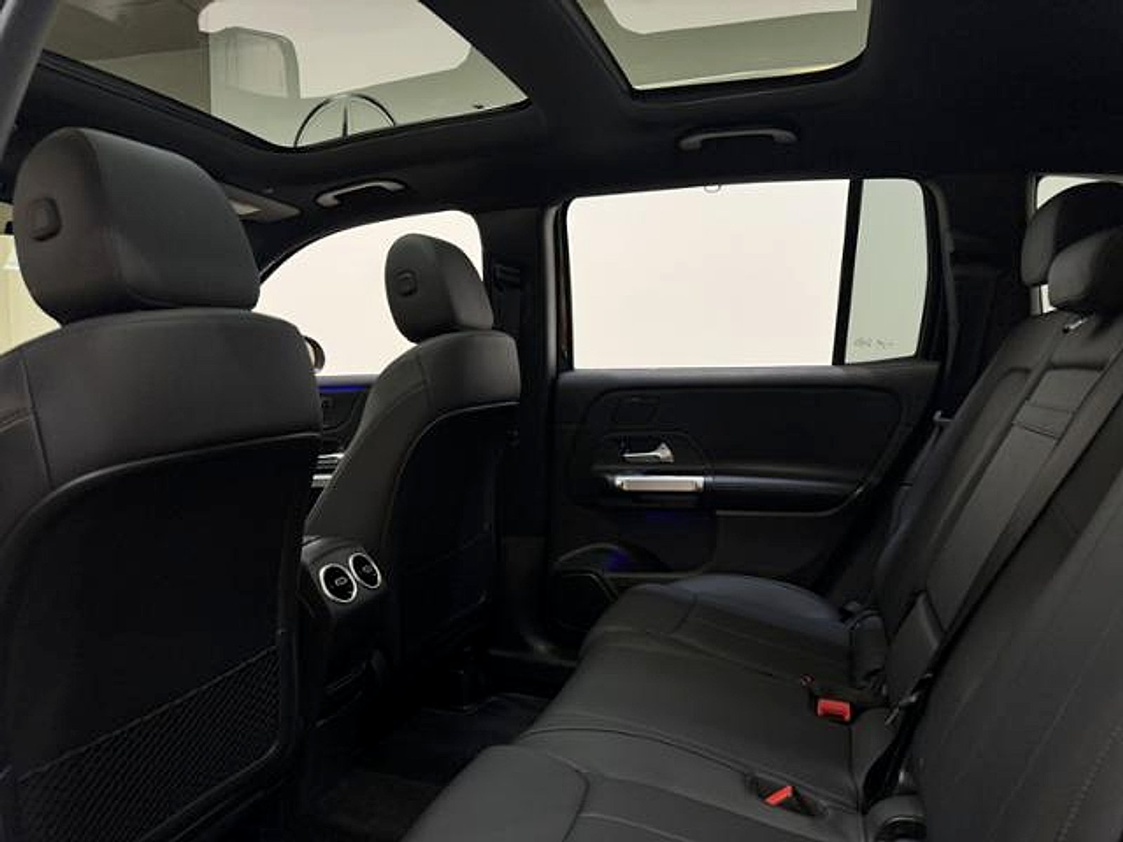 Certified Used 2025 Night Black Mercedes-Benz  image 19