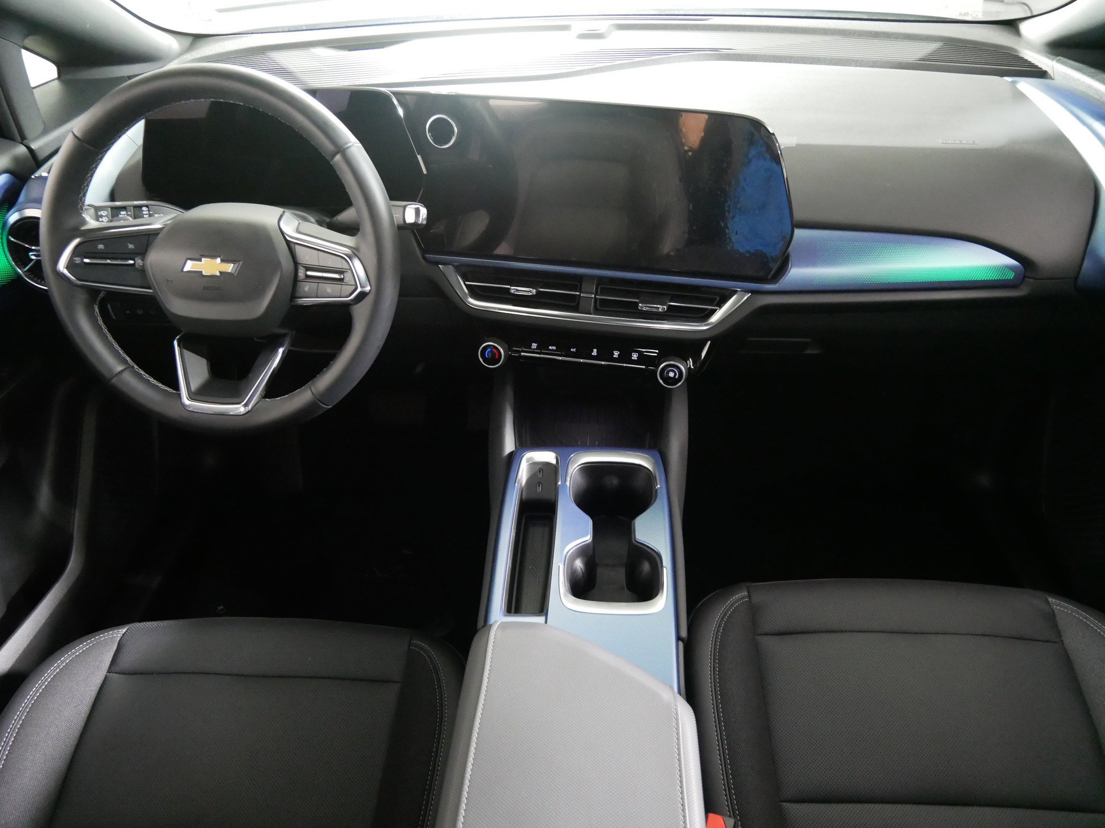 2024 Chevrolet Equinox EV LT - Photo 10