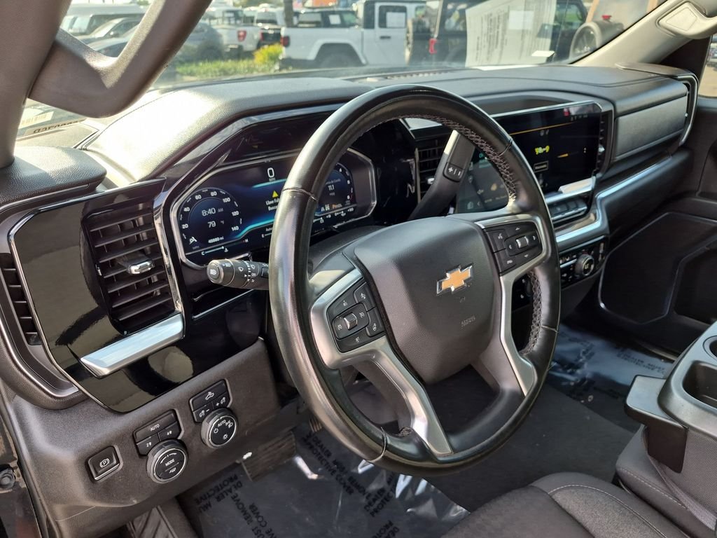 2023 Chevrolet Silverado 1500 LT - Photo 14
