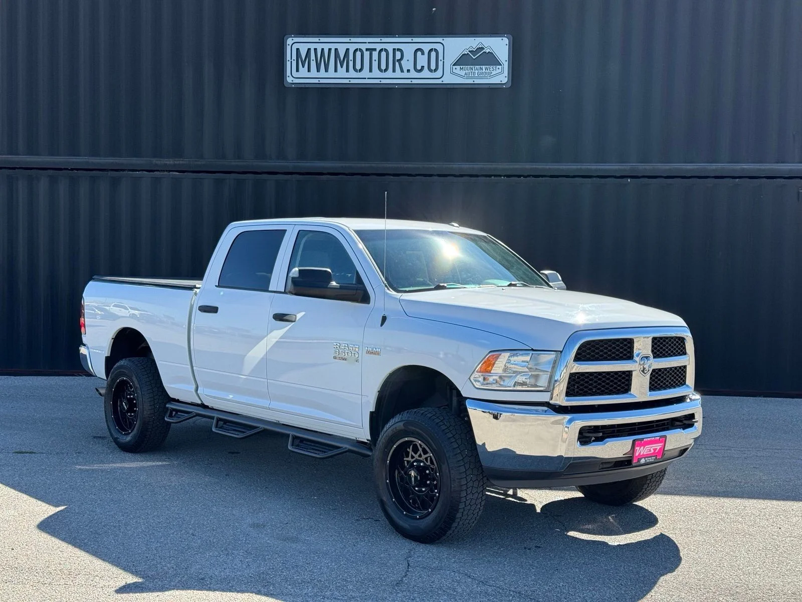 Used 2017 White Ram Tradesman image 1