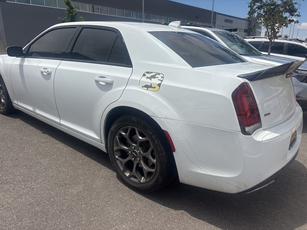 Used 2015 White Chrysler S image 6
