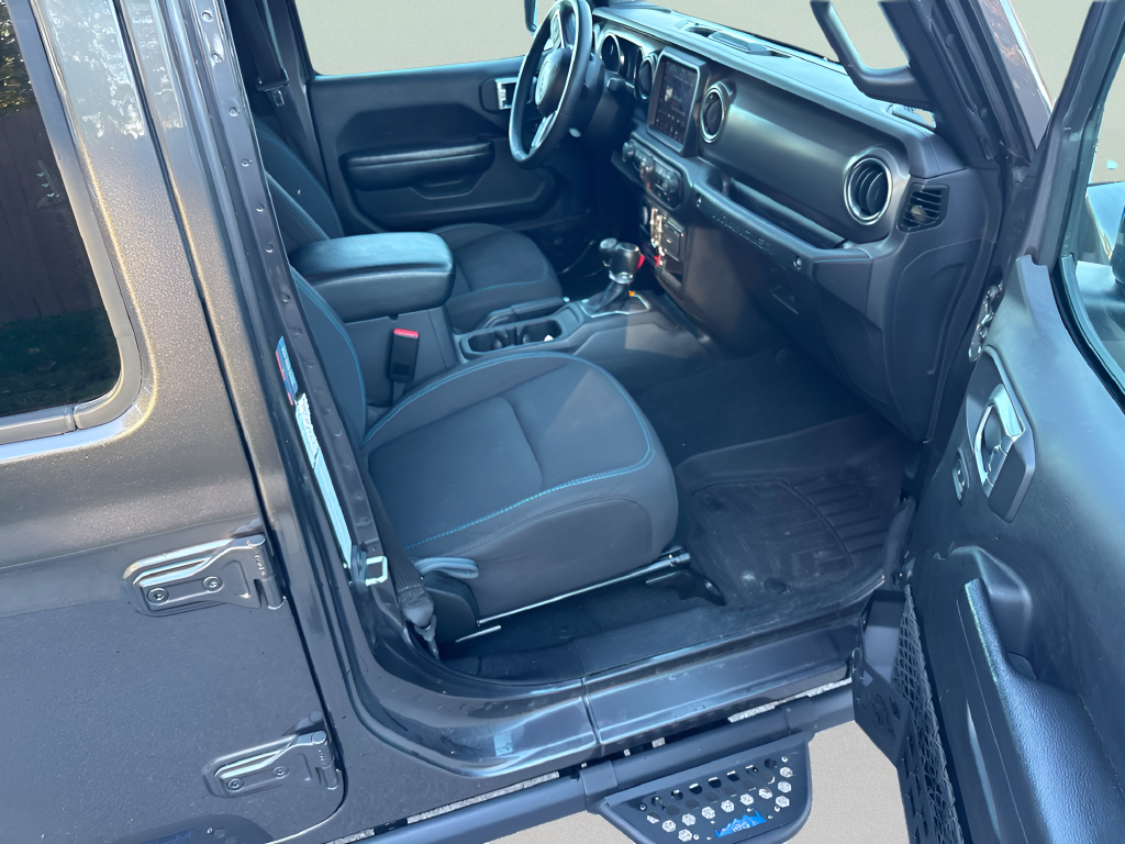 Used 2023 Gray Jeep Rubicon 4xe image 12
