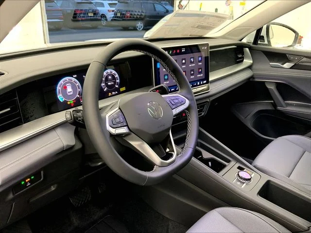 New 2026 White Volkswagen 2.0T SE image 7
