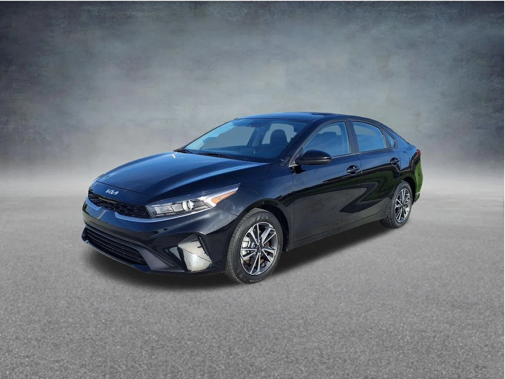 Used 2024 Black Kia LXS image 3