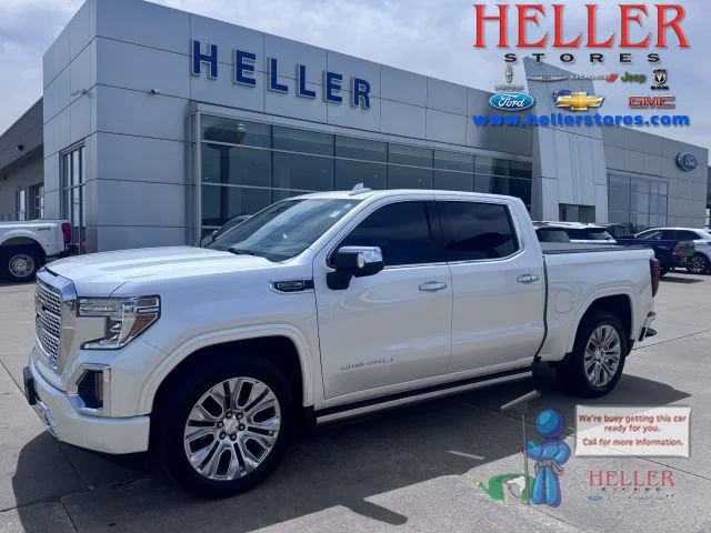 Used 2022 White Frost Tricoat GMC Denali image 1