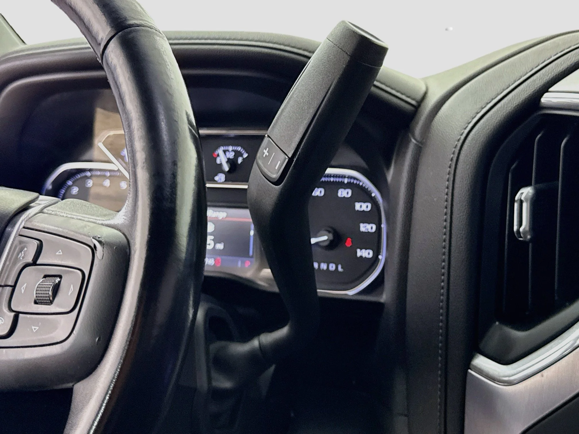 Used 2021 SUMMIT WHITE GMC SLE image 18