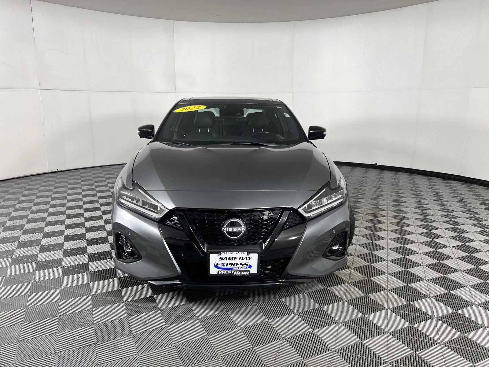 Used 2022 Gun Metallic Nissan SR image 2