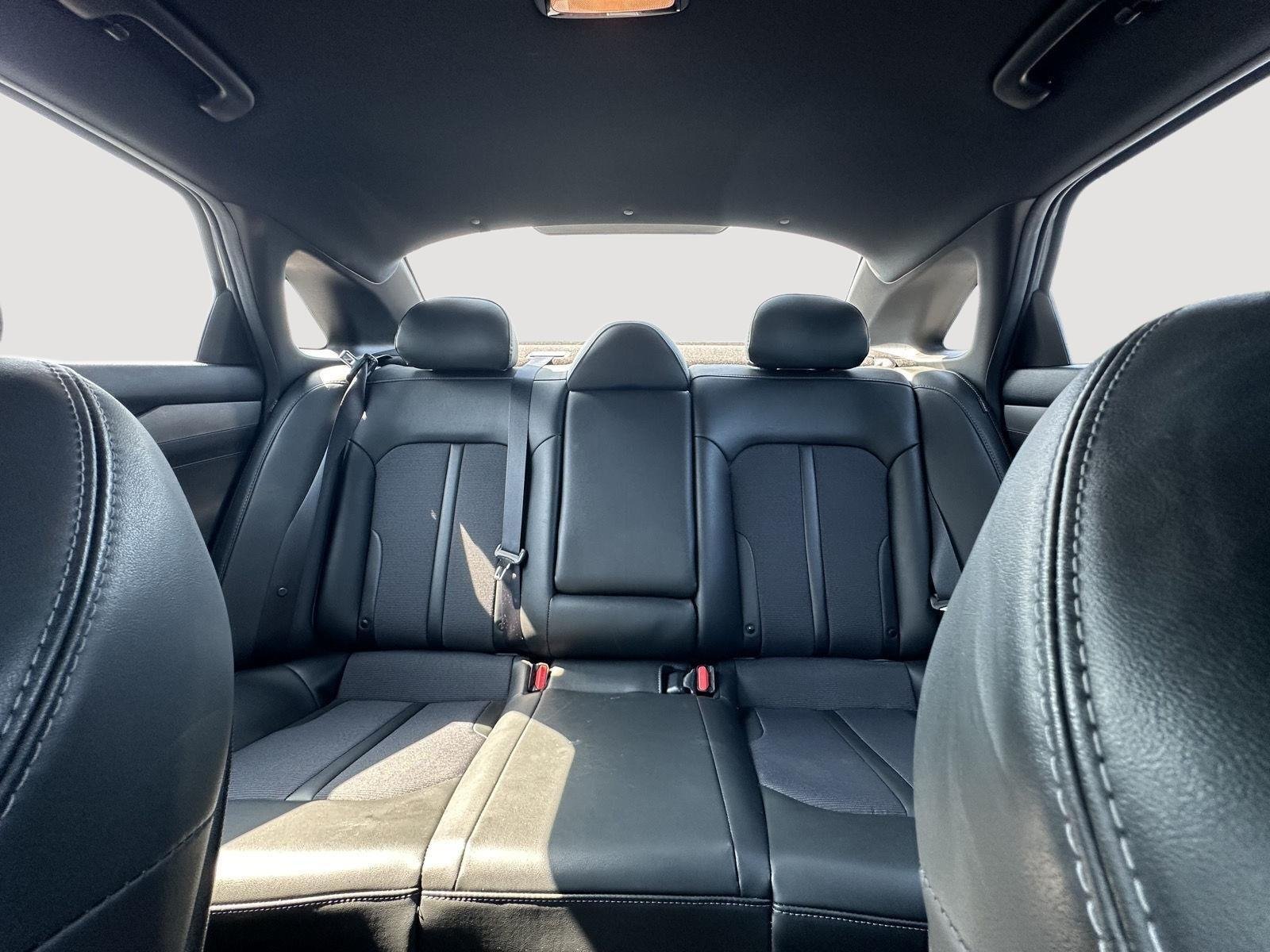 Used 2022 Wolf Gray Kia GT-Line image 13