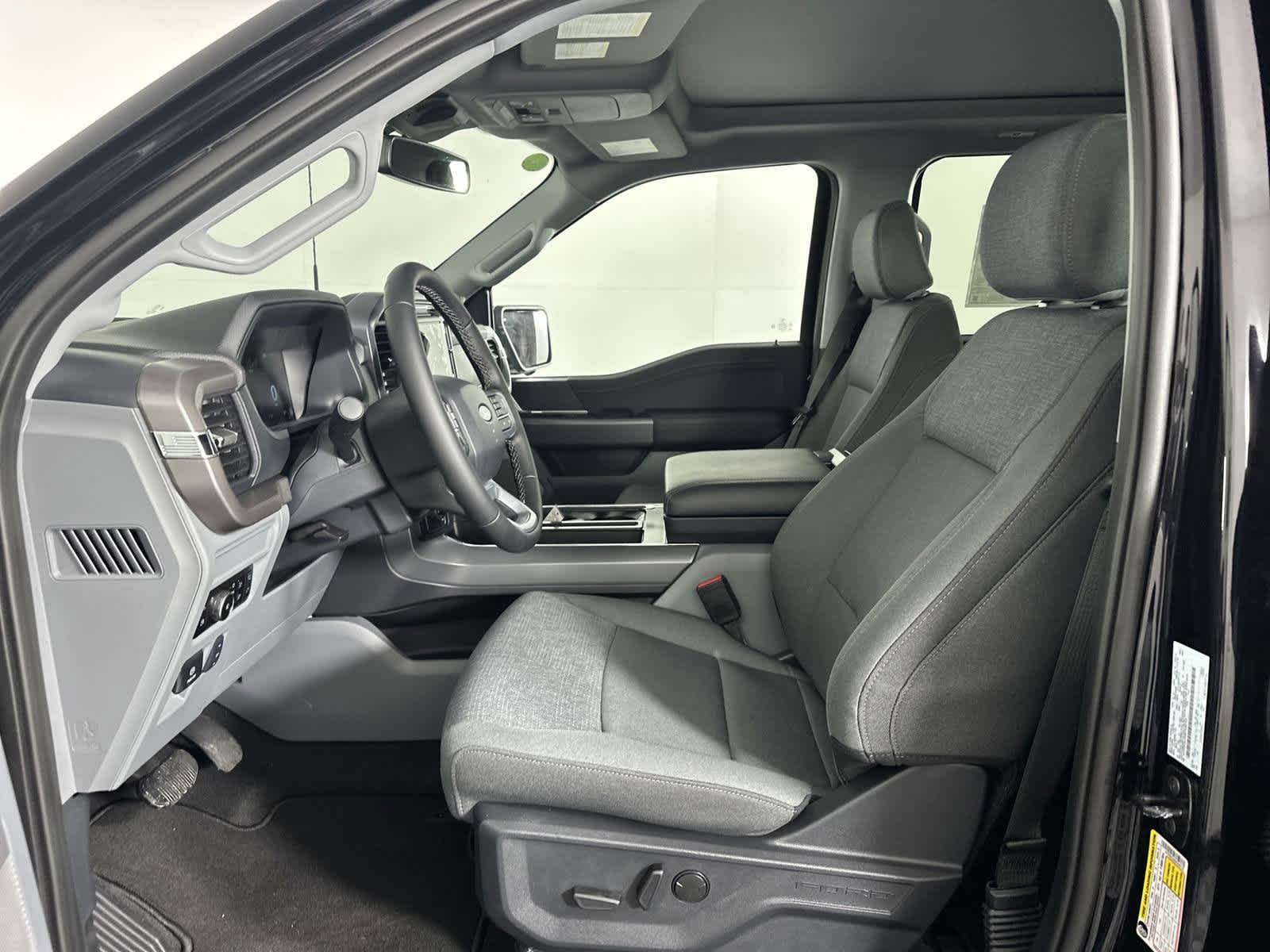 2025 Ford F-150 XLT - Photo 8