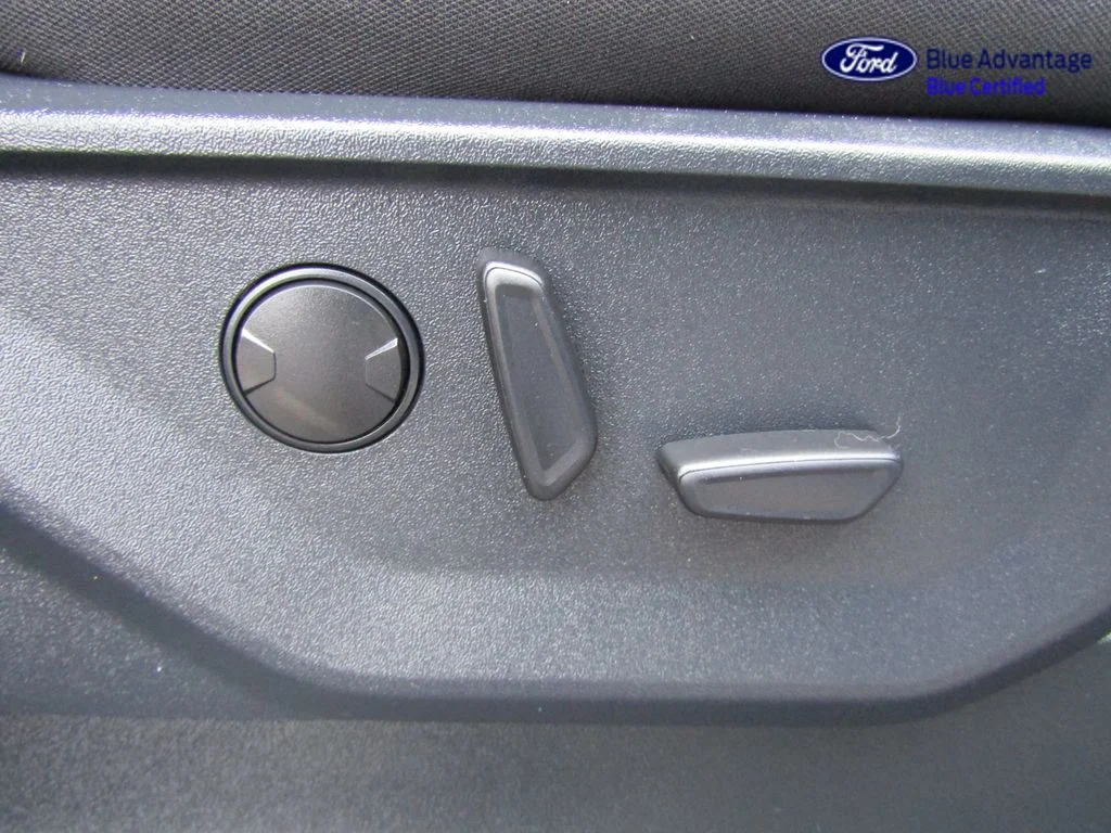 Certified Used 2023 Oxford White Ford XLT image 44