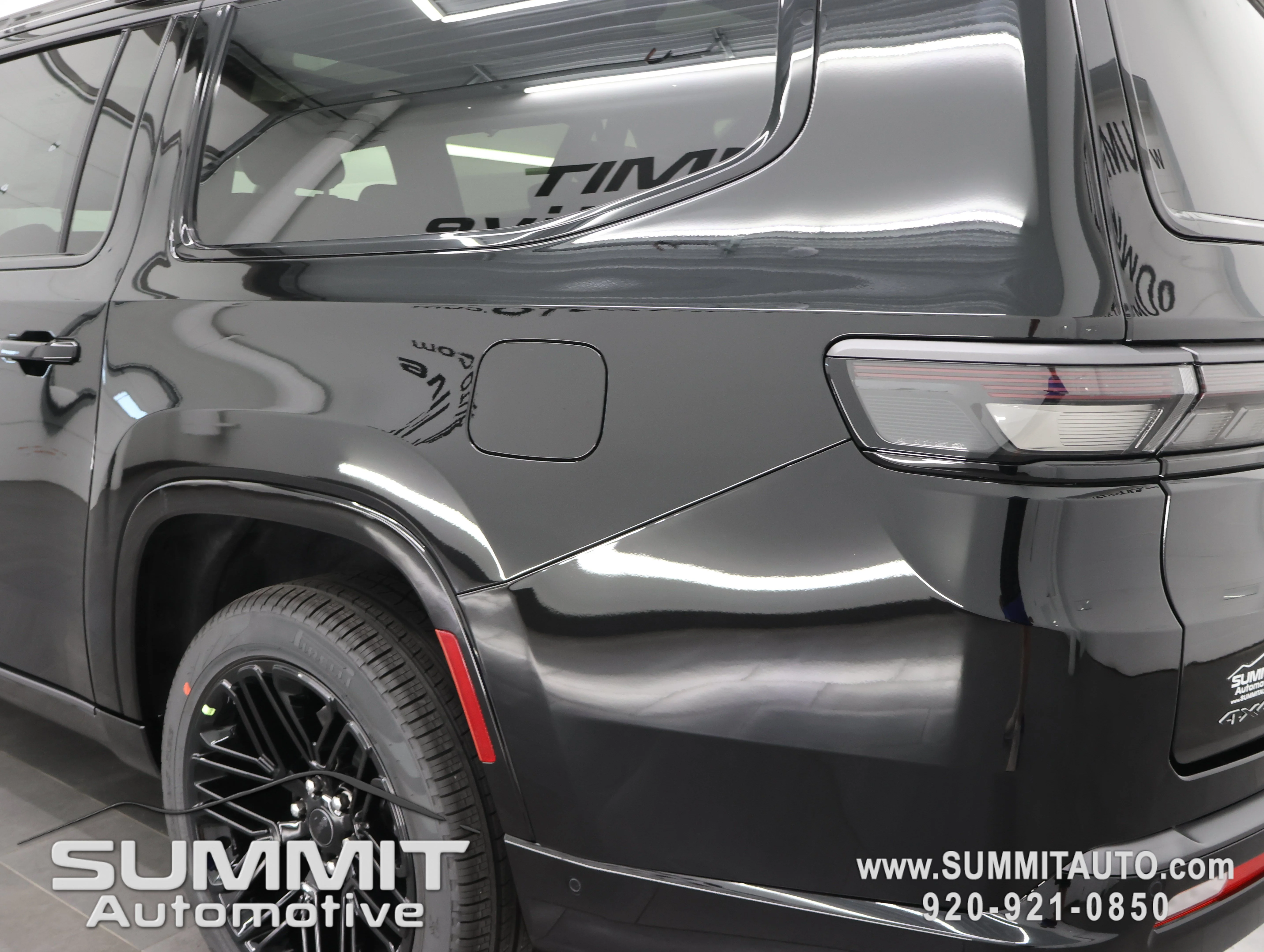 New 2026 High Gloss Black Jeep Limited Reserve image 37