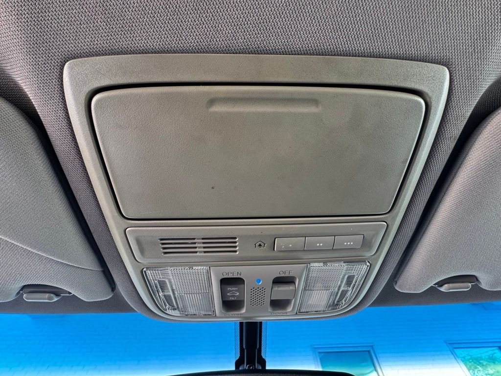 Used 2010  Honda EX-L image 34