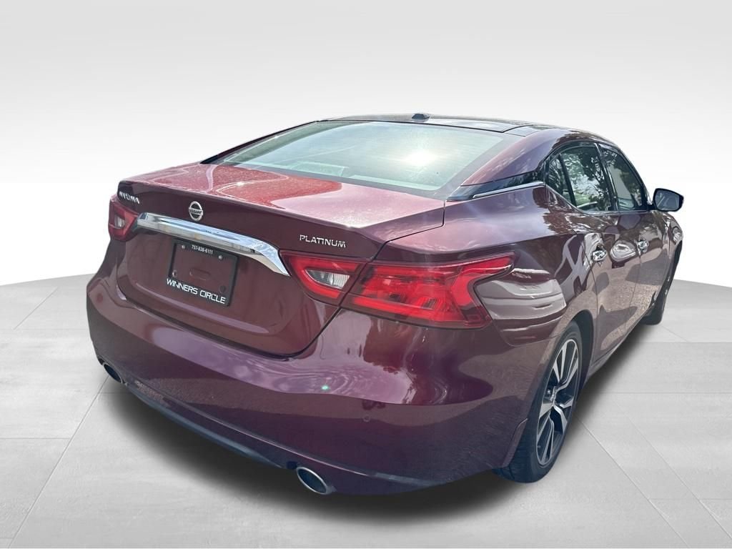 Used 2017 Red Nissan Platinum image 11