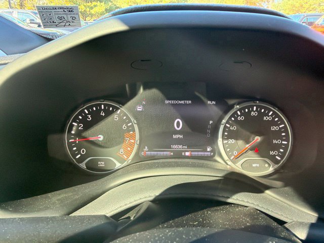 Used 2023 White Jeep Altitude image 9