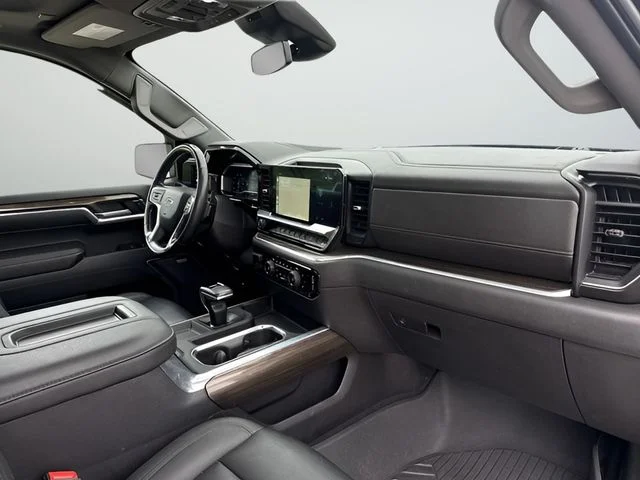 Used 2022 Black Chevrolet RST image 20